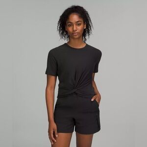 LULULEMON
Crescent T-shirt In Black
Size 4